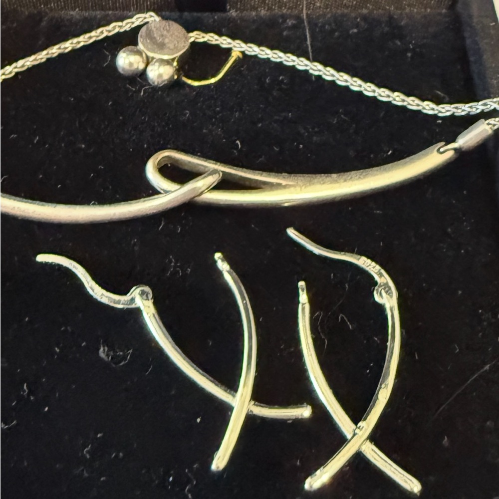 Stylish Silver bracelet and Earring Set